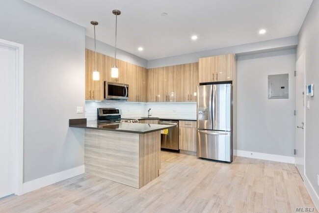 Foto del edificio - 104-22 Astoria Blvd