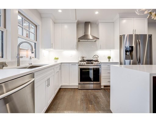 Foto del edificio - 27 Saint Sauveur Ct