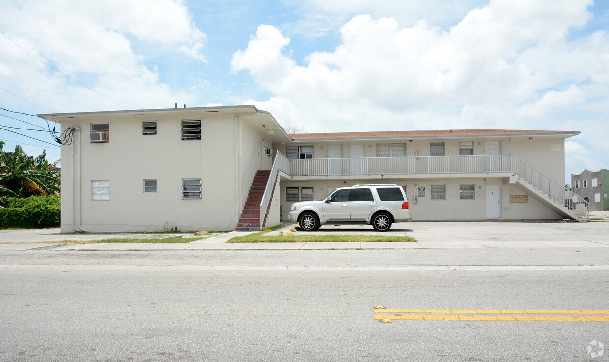 Primary Photo - 3185 NW 22nd Ave