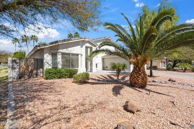 Foto del edificio - 6164 E Greenway Ln