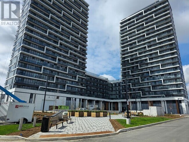 Photo du bâtiment - 9751 Markham Rd