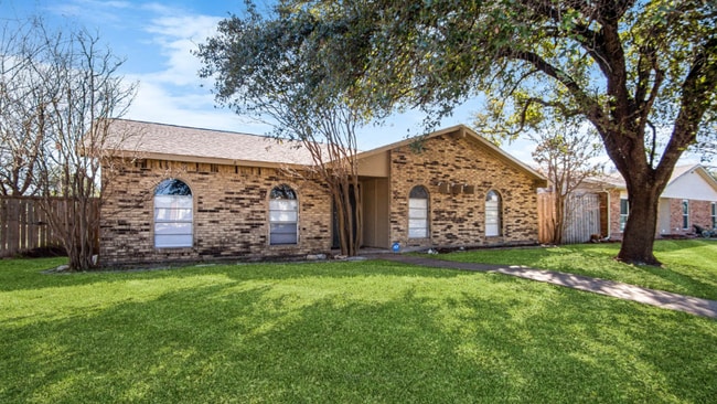 Photo - 1208 Spring Creek Pkwy House