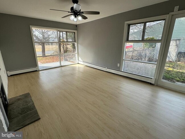 Building Photo - 133 Dogwood Dr
