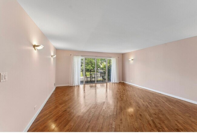 Foto del edificio - 5400 Carriageway Dr