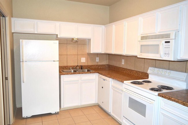 Building Photo - 5301 Morning Glen Lane - B