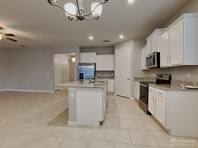 Building Photo - 1406 Savoy Ln