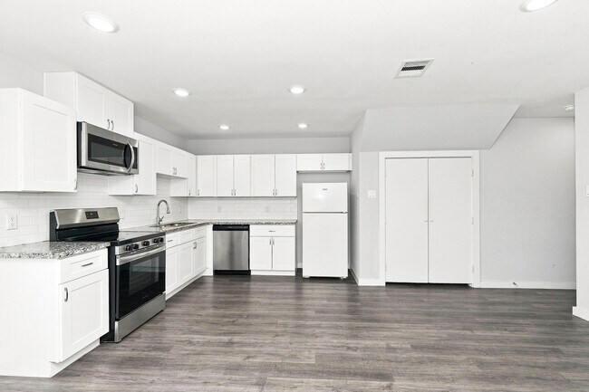 Foto del edificio - 8216 Richland Dr