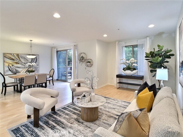 Foto del edificio - 931 E Walnut St