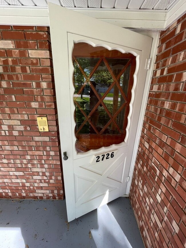 Building Photo - NEWLY RENOVATED - 3bdr 2 bath