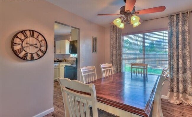 Foto del edificio - 7805 Lindsey Dr