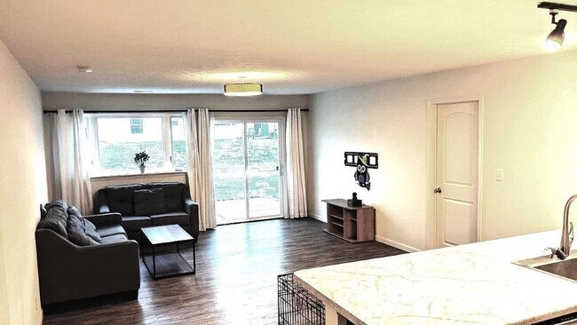 Foto del edificio - WEST LAFAYETTE...3 Bedroom 2 Bath