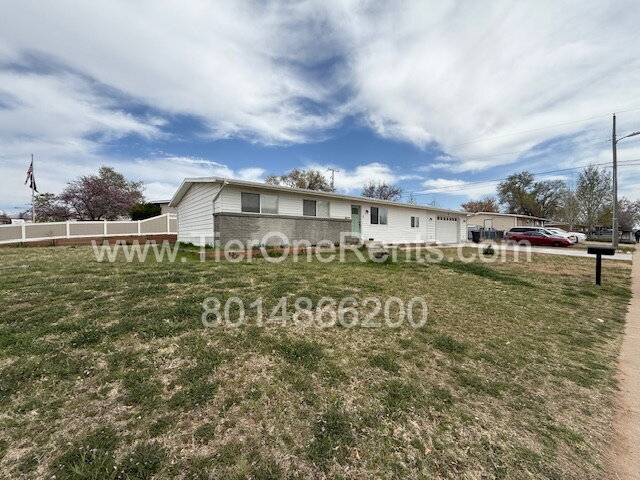Building Photo - NO DEPOSIT option available for qualified ...