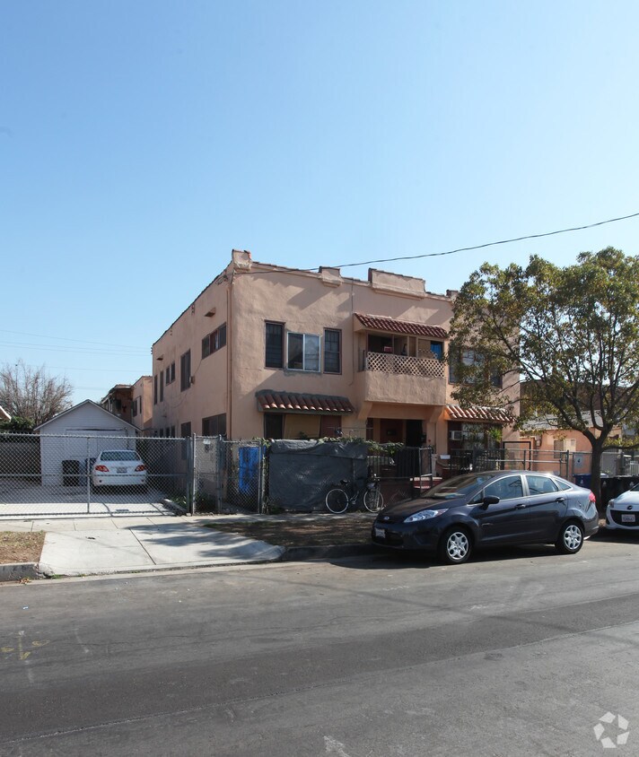 Primary Photo - 1120 N Ardmore Ave