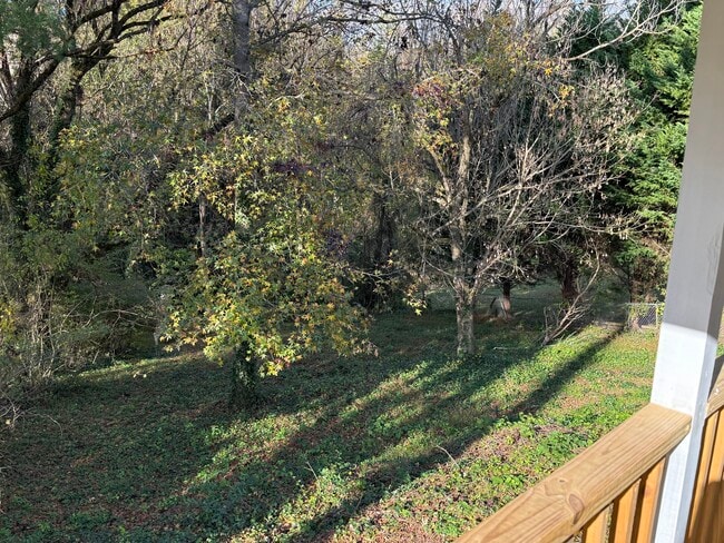 Building Photo - 10 Avon Rd