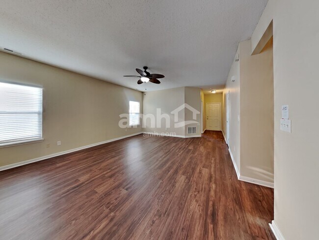 Foto del edificio - 9735 Thomas Ln