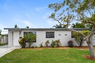 Building Photo - 1061 SW 31st St