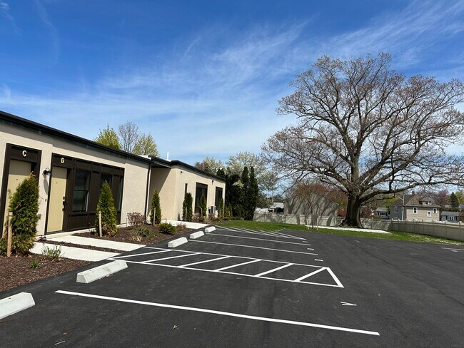 ¡Condominios modernos de estilo industrial! - 20 Marblehead Ave