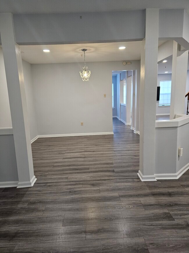 Building Photo - 1623 Rockcress Dr