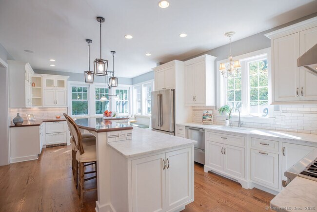 Foto del edificio - 9 Center Rd