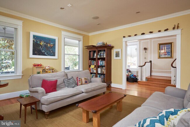 Foto del edificio - 1715 Varnum St NW