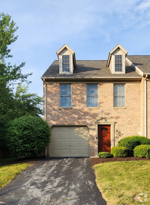 Building Photo - 1250 Hunters Ridge Dr