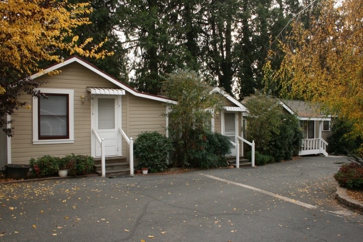 Building Photo - 626 S Auburn St