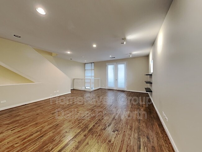 Building Photo - 2914 Woodside St