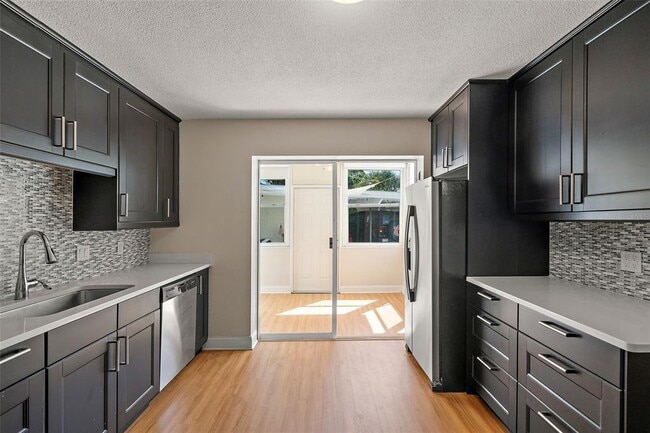 Foto del edificio - 503 Monterey Blvd NE