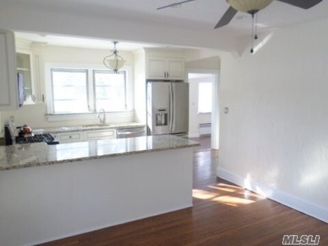 Foto del edificio - 126 Allenwood Rd