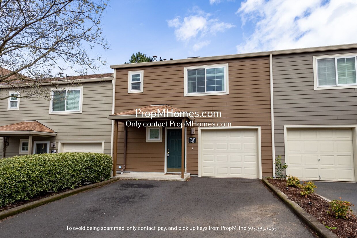 Foto principal - Cozy Two Bedroom Townhome in Tualatin! Upd...