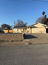 Building Photo - 3 Cordelia Dr