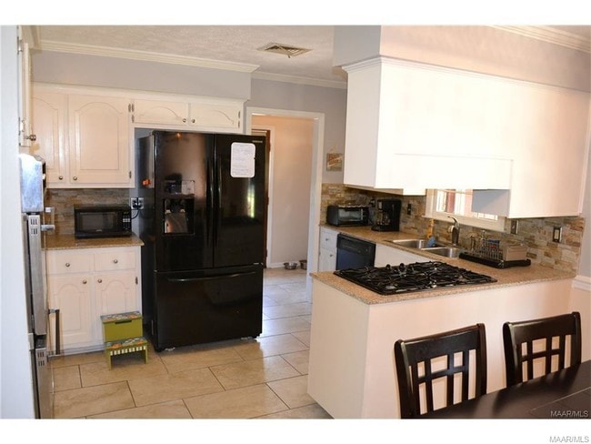 Building Photo - 2621 Old Orchard Ln