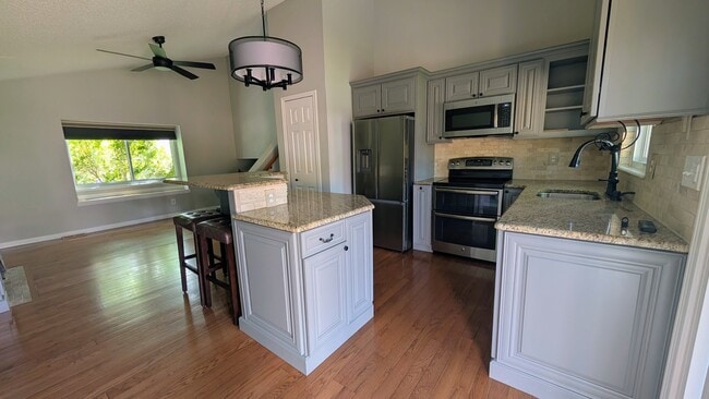 Building Photo - 3450 Hazelwood Ct