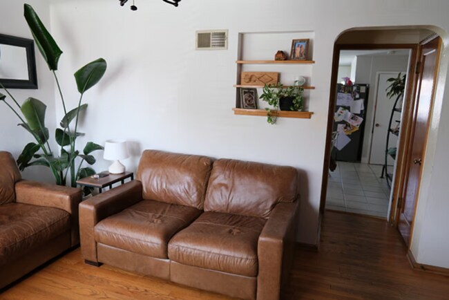 Building Photo - June 2025 - SFH Rental in Englewood 3 bed ...
