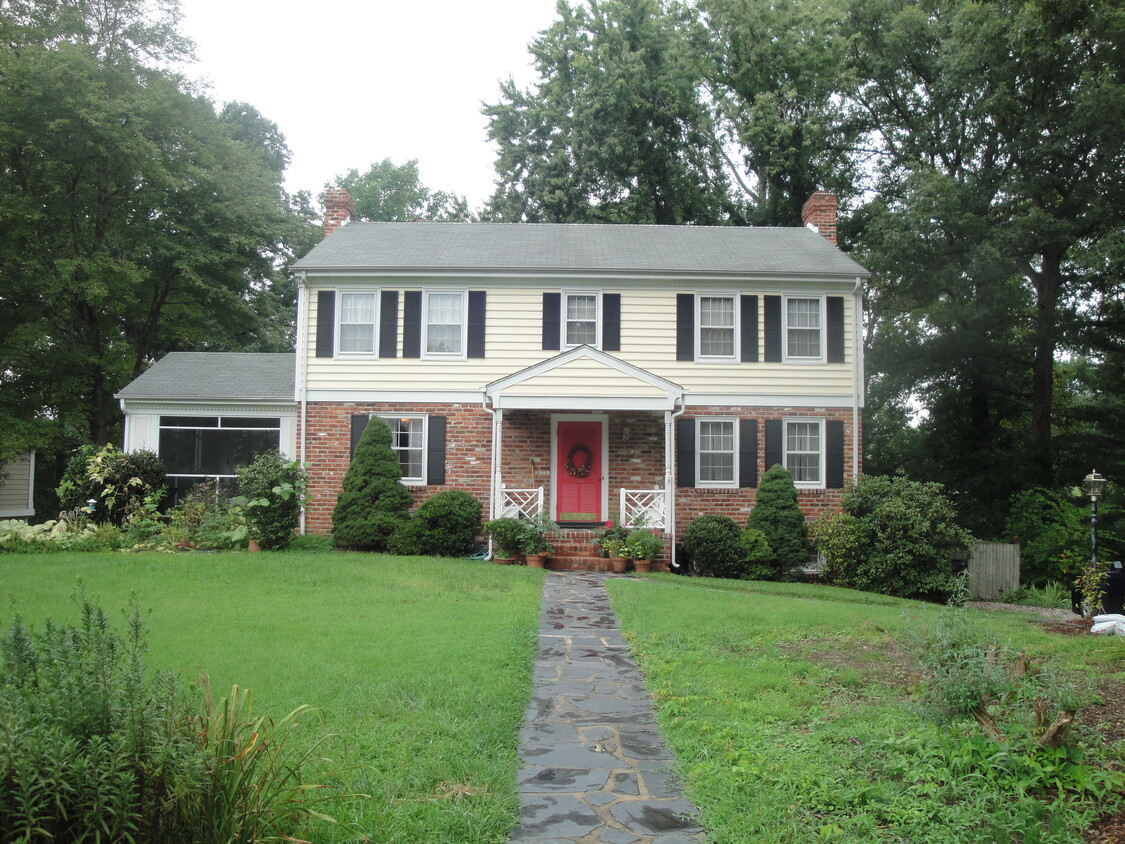 Primary Photo - 1500 Cedarbluff Dr
