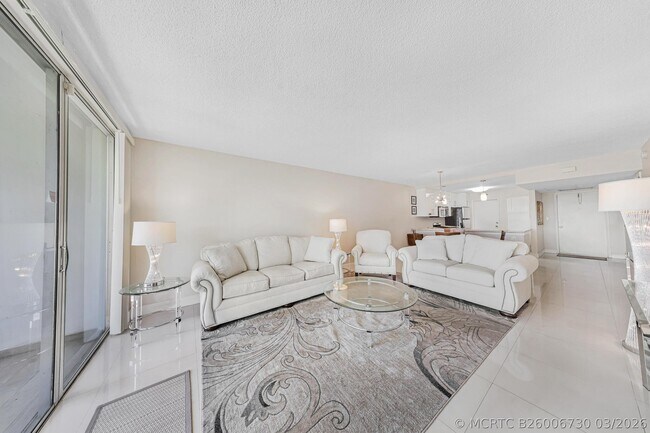 Building Photo - 3091 N Course Dr