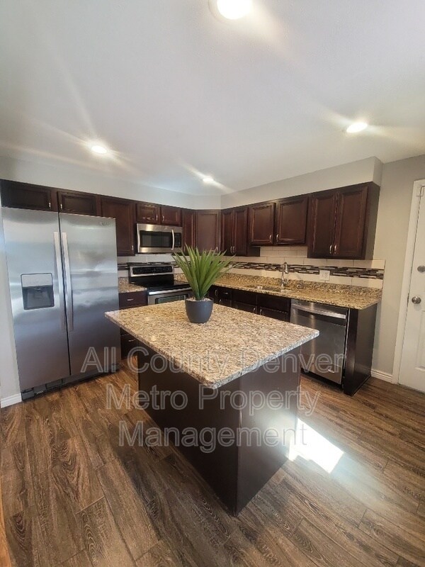 Foto del edificio - 5615 Jellison St