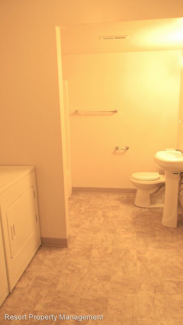 Foto del edificio - 4 br, 2 bath House - 590 N. Stephanie St.