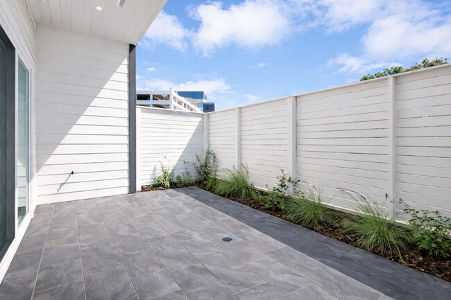 Foto del edificio - Grant Avenue A