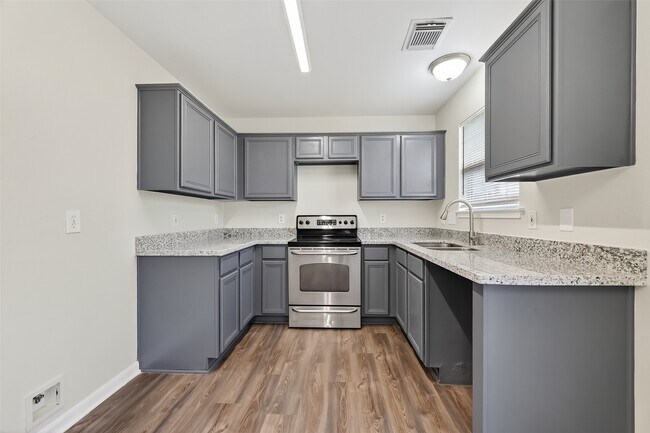 Foto del edificio - 7351 Parkland Manor Dr