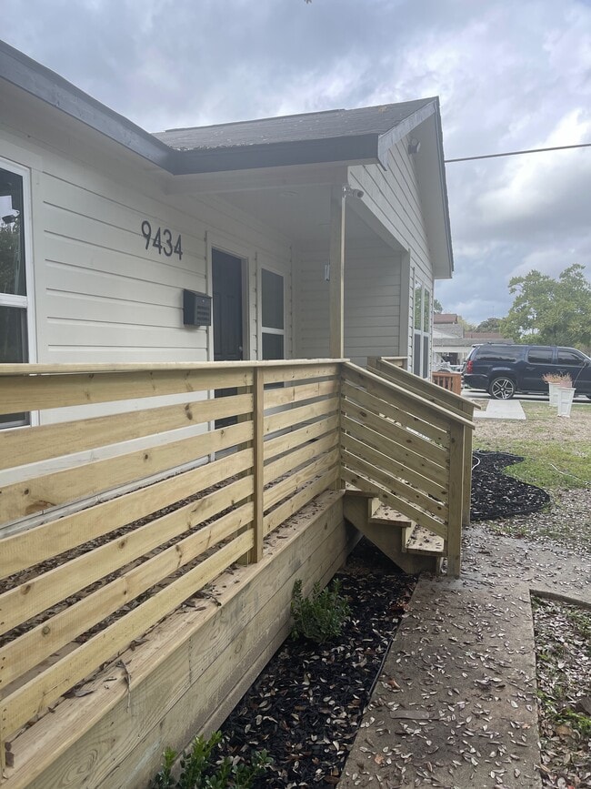 Building Photo - 9434 Rhode Island St