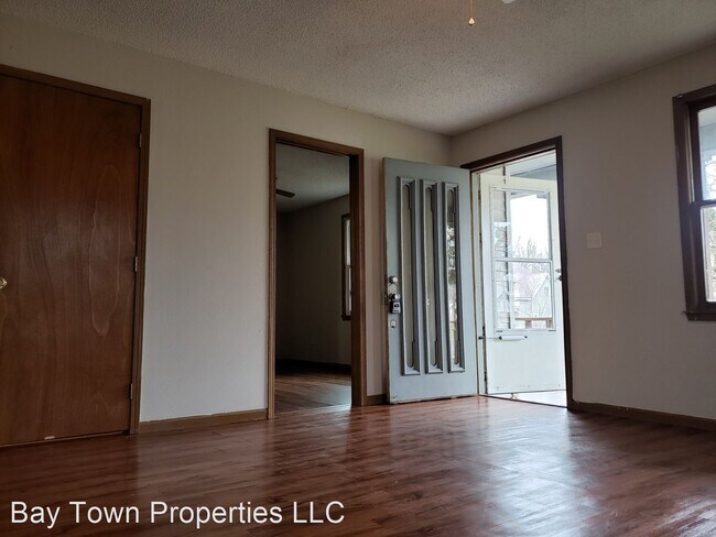 Building Photo - 3 br, 1 bath House - 800 W Central