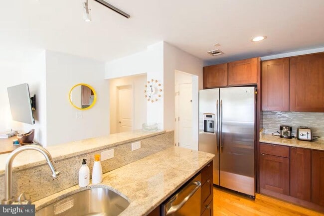 Foto del edificio - 4118 18th Rd N