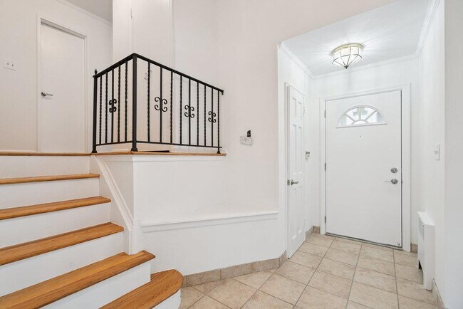 Foto del edificio - 72 Winthrop Rd