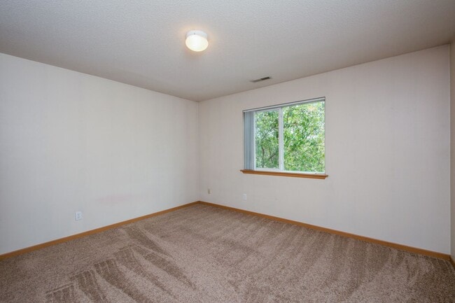 Bedroom - 802 Dickinson Ave