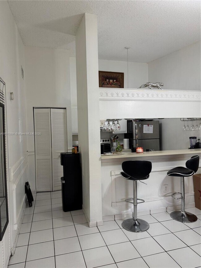 Foto del edificio - 18360 Mediterranean Blvd