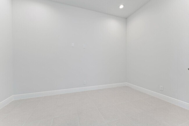 Foto del edificio - 12550 Nautilus Cir