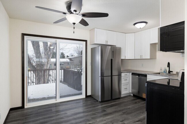 Foto del edificio - 419 Campfire Dr