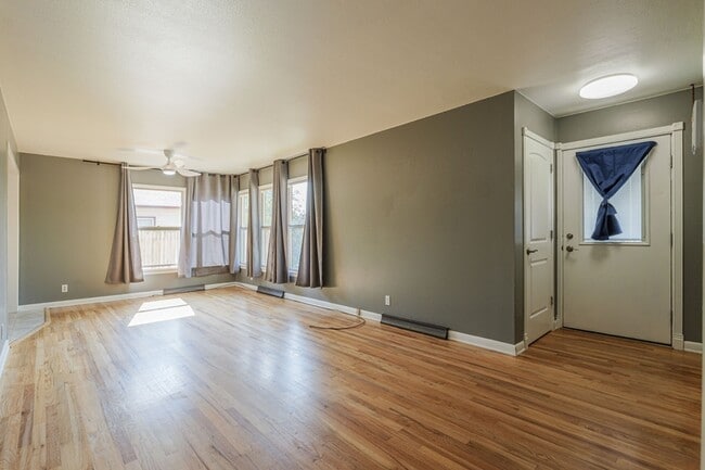 Building Photo - 2106 Bookcliff Ave