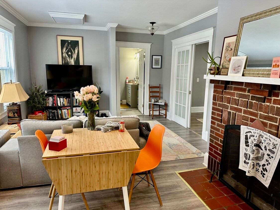 Foto principal - 156 Main St